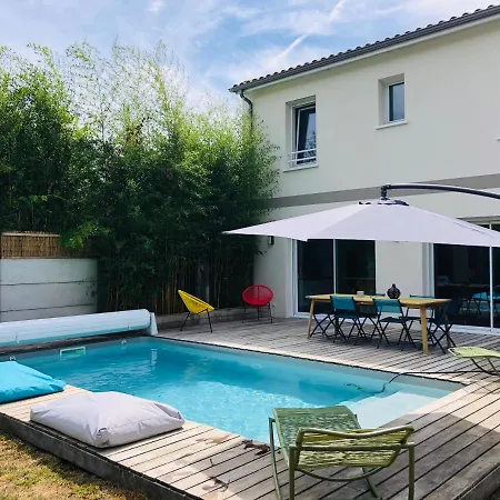 Villa Avec Piscine Aux Portes De Bordeaux